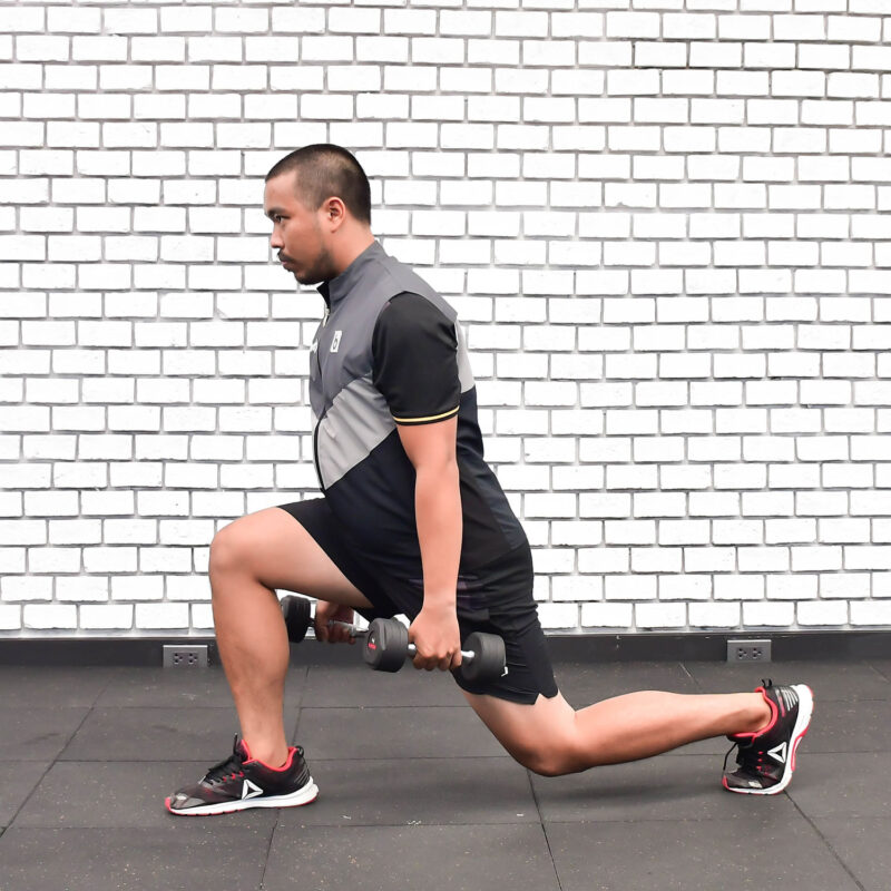reverse-dumbbell-lunges
