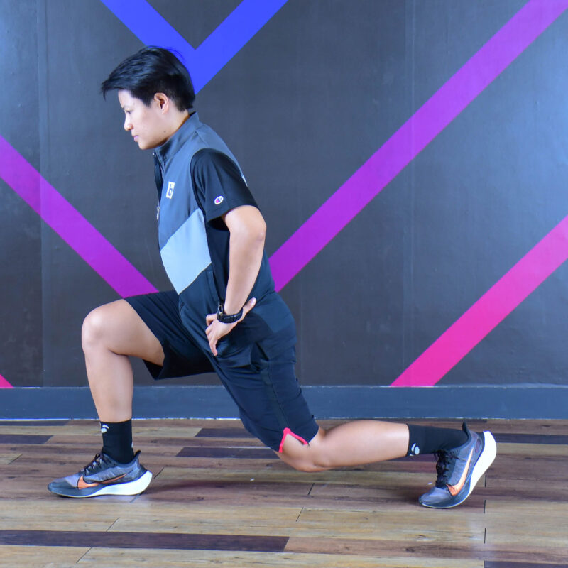 body-weight-leg-lunges